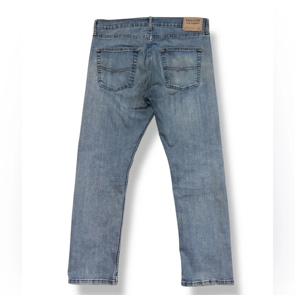 SIGNATURE BY LEVI STRAUSS Light Wash S51 Classic Straight Fit Jeans 34x30 - Picture 3 of 8